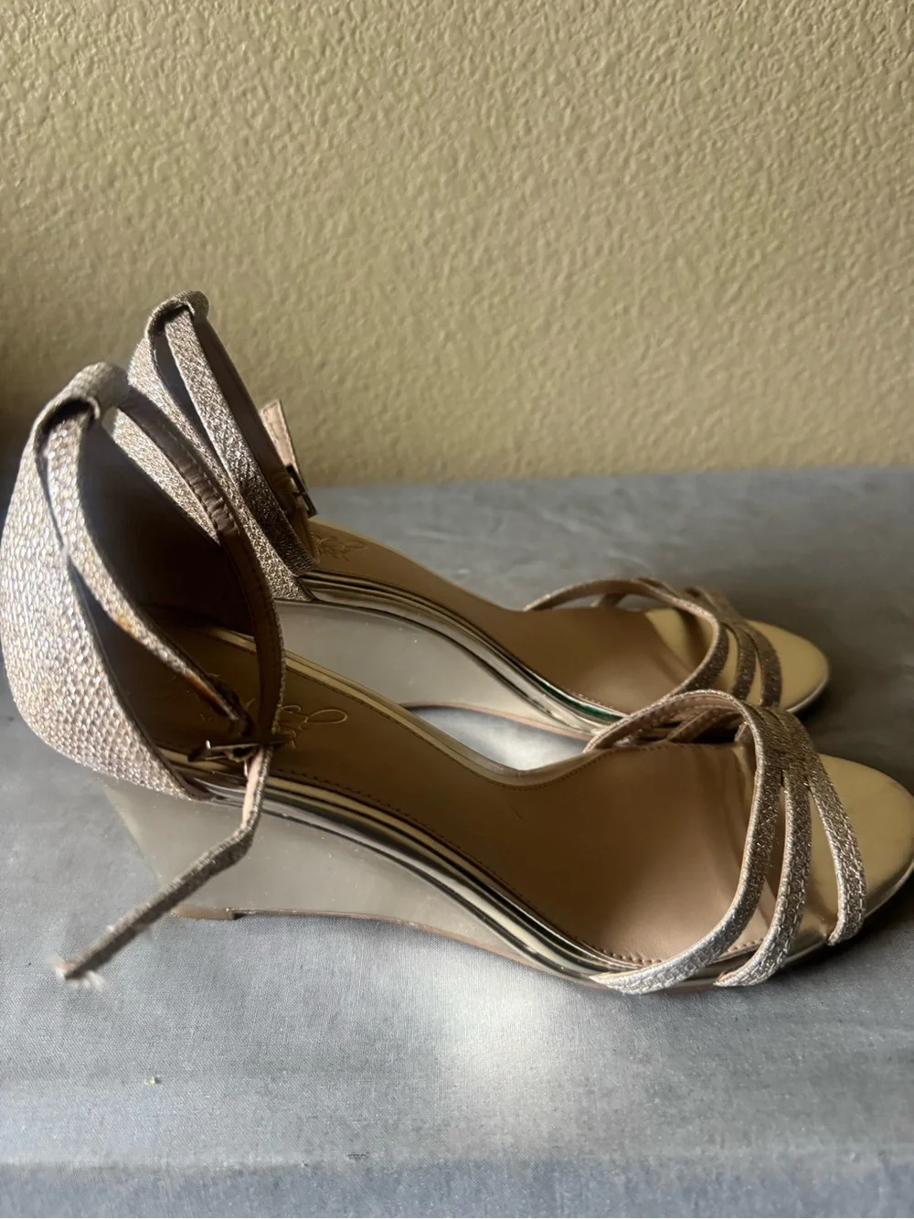 Jewel Badgley Mischka Gold Glitter Ankle-Tie Wedge Sandals